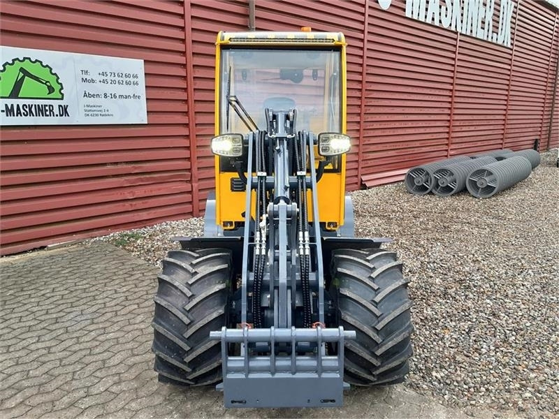 Eurotrac W12S med førerhus, skovl og gafler - Minilaster: bilde 5 Eurotrac W12S med førerhus, skovl og gafler - Minilaster: bilde 5
