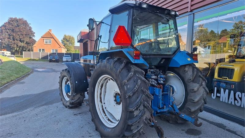 Ford 8240 - Traktor: bilde 5 Ford 8240 - Traktor: bilde 5