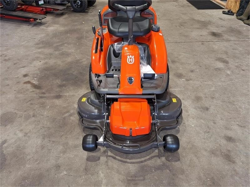 Husqvarna Rider R214 TC 103 cm klipper - Kommunale traktor: bilde 5 Husqvarna Rider R214 TC 103 cm klipper - Kommunale traktor: bilde 5