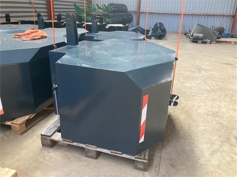 - - - j maskiner 2500KG - Motvekt: bilde 3 - - - j maskiner 2500KG - Motvekt: bilde 3