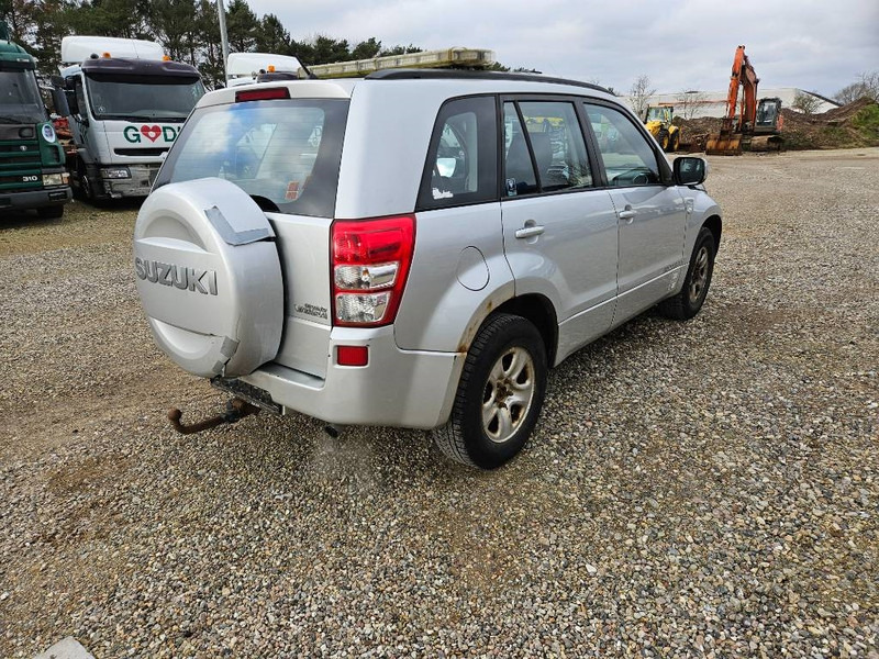 Suzuki Grand Vitara 2,0 GLX aut. Van 5d - Personenbil: bilde 5 Suzuki Grand Vitara 2,0 GLX aut. Van 5d - Personenbil: bilde 5