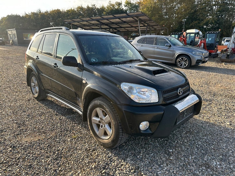 Toyota RAV4 2.0D 4x4 - Kassebil: bilde 2 Toyota RAV4 2.0D 4x4 - Kassebil: bilde 2