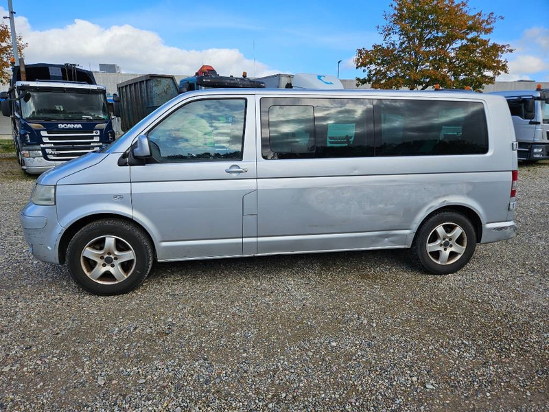 Volkswagen Caravelle 2,5 TDi 130 lang 10prs 5d - Personenbil: bilde 2 Volkswagen Caravelle 2,5 TDi 130 lang 10prs 5d - Personenbil: bilde 2