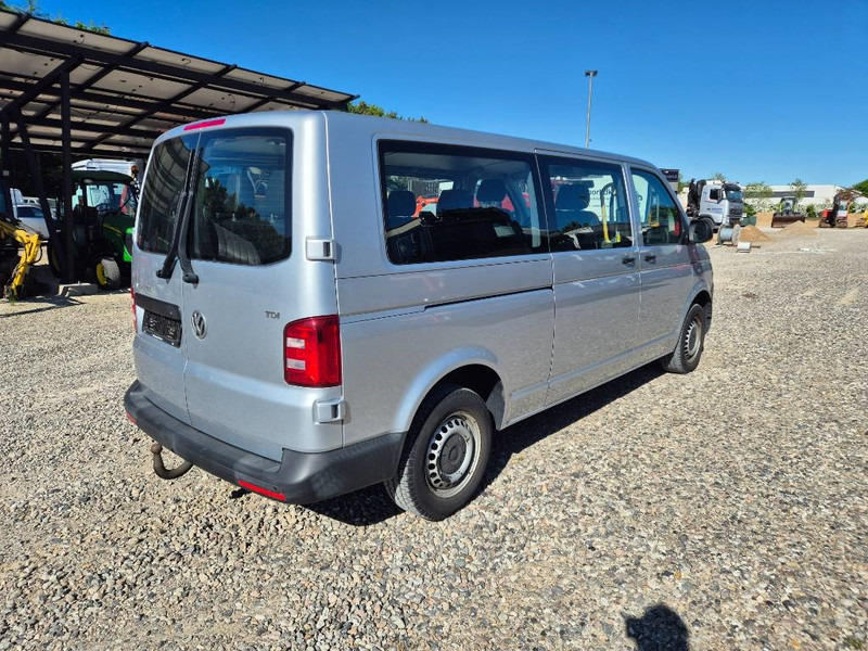 Volkswagen Transporter 2,0 TDi 102 Kombi lang 4d 9 prs - Personenbil: bilde 4 Volkswagen Transporter 2,0 TDi 102 Kombi lang 4d 9 prs - Personenbil: bilde 4