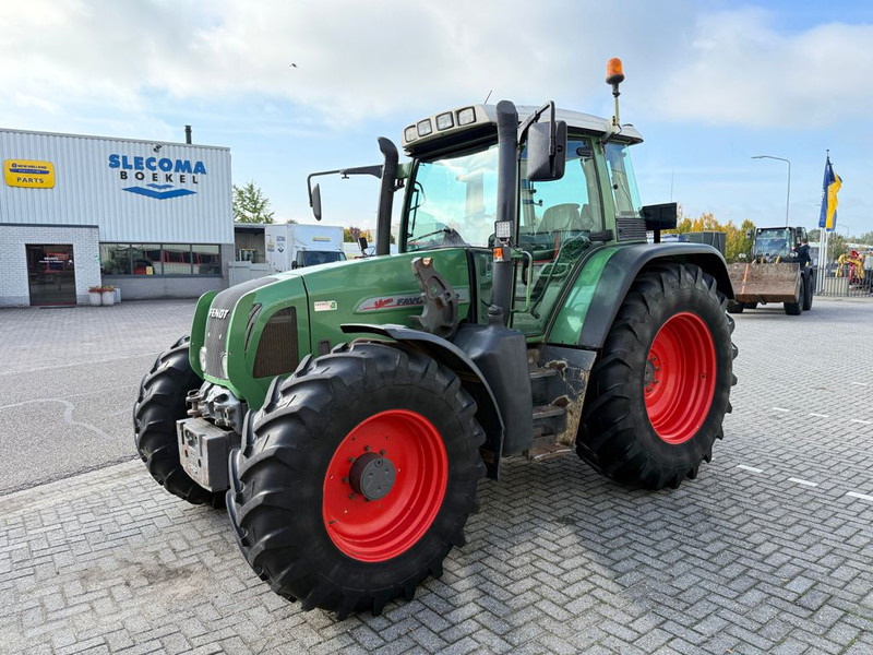 Fendt 712 Vario - Traktor: bilde 1 Fendt 712 Vario - Traktor: bilde 1