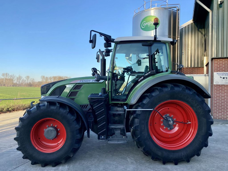 Fendt 718 SCR Profi - Traktor: bilde 2 Fendt 718 SCR Profi - Traktor: bilde 2