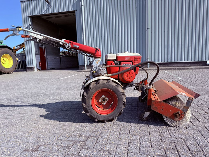 Honda F800 Veegmachine - Feiebil: bilde 4 Honda F800 Veegmachine - Feiebil: bilde 4