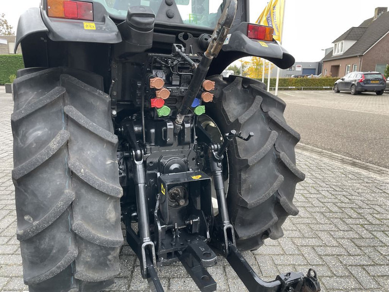 New Holland T4.80N - Traktor: bilde 2 New Holland T4.80N - Traktor: bilde 2