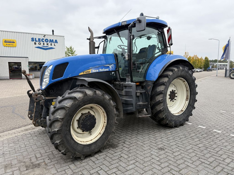 New Holland T7050 Power Command - Traktor: bilde 1 New Holland T7050 Power Command - Traktor: bilde 1