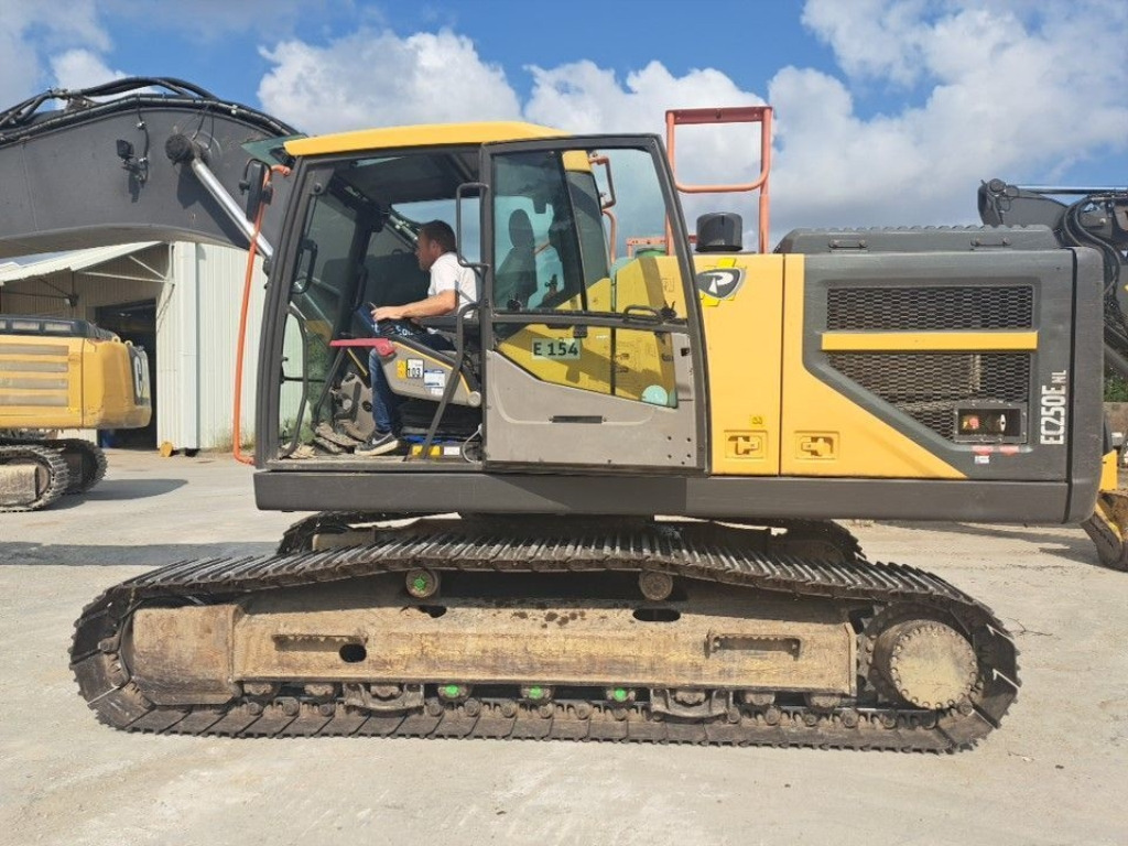 VOLVO EC250E NL - Beltegraver: bilde 1 VOLVO EC250E NL - Beltegraver: bilde 1