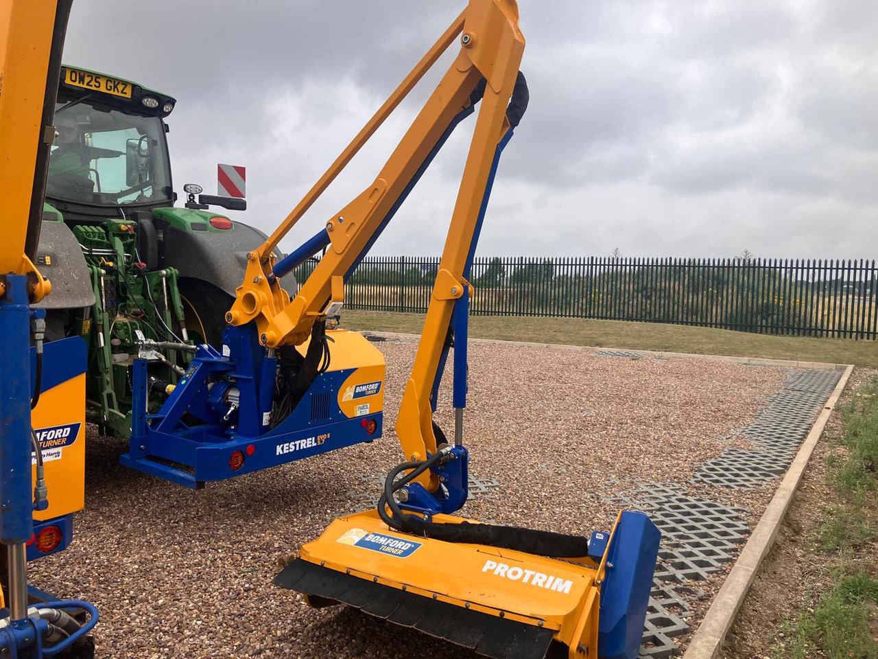 Bomford Turner Kestrel Evo S 5.7 Protrim - Armklipper: bilde 1 Bomford Turner Kestrel Evo S 5.7 Protrim - Armklipper: bilde 1