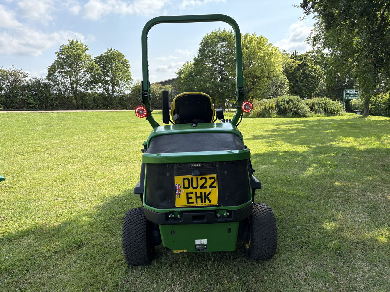 John Deere 1570 C/W 60" rear discharge deck - Gressklipper: bilde 4 John Deere 1570 C/W 60" rear discharge deck - Gressklipper: bilde 4