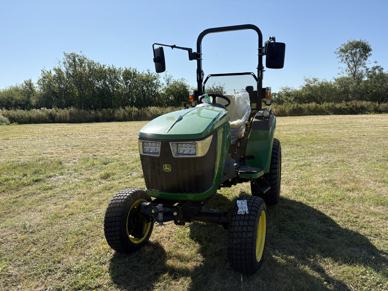 John Deere 2032R Compact Tractor - Minitraktor: bilde 2 John Deere 2032R Compact Tractor - Minitraktor: bilde 2