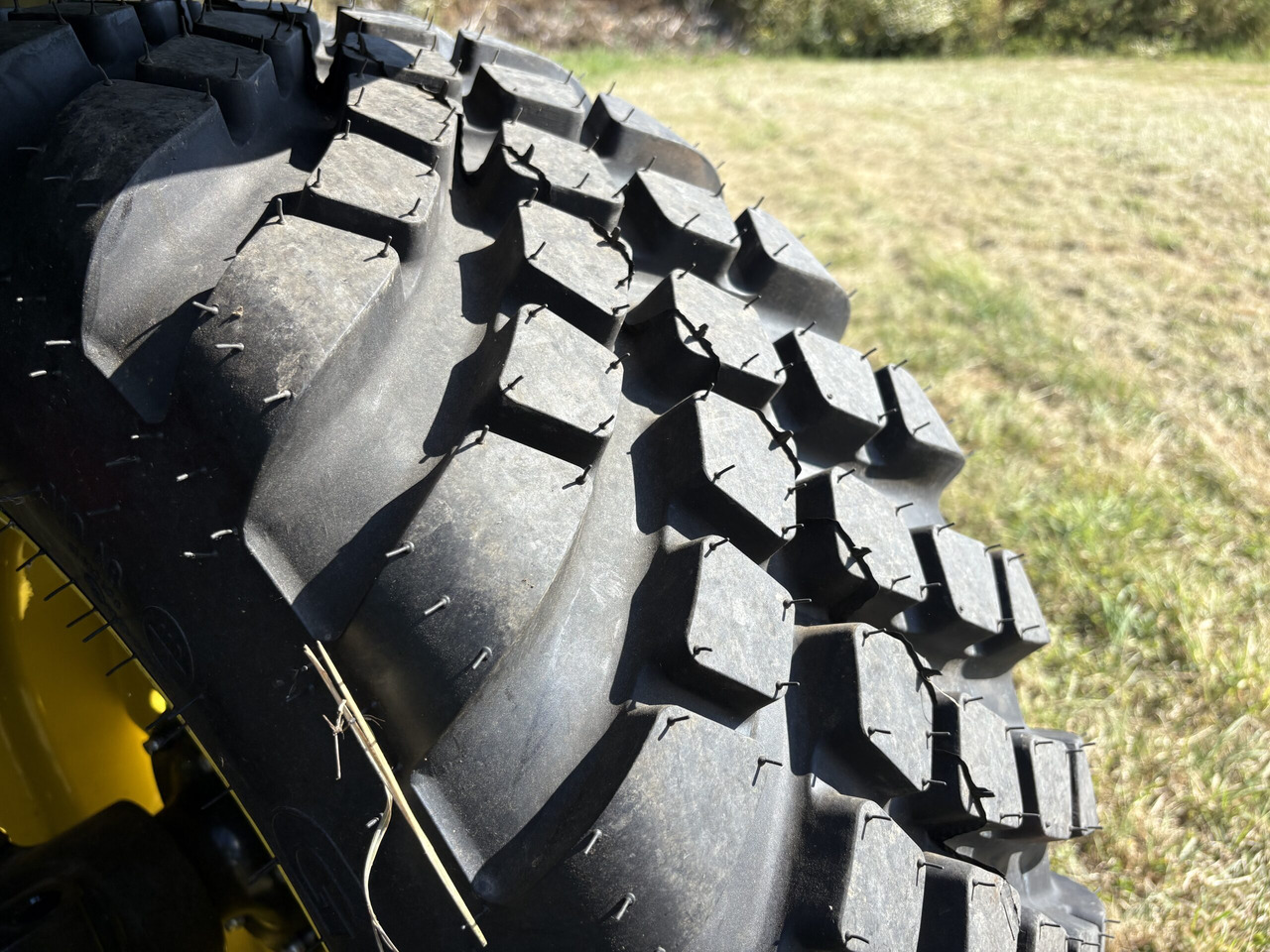 John Deere 2038R Compact Tractor - Minitraktor: bilde 5 John Deere 2038R Compact Tractor - Minitraktor: bilde 5