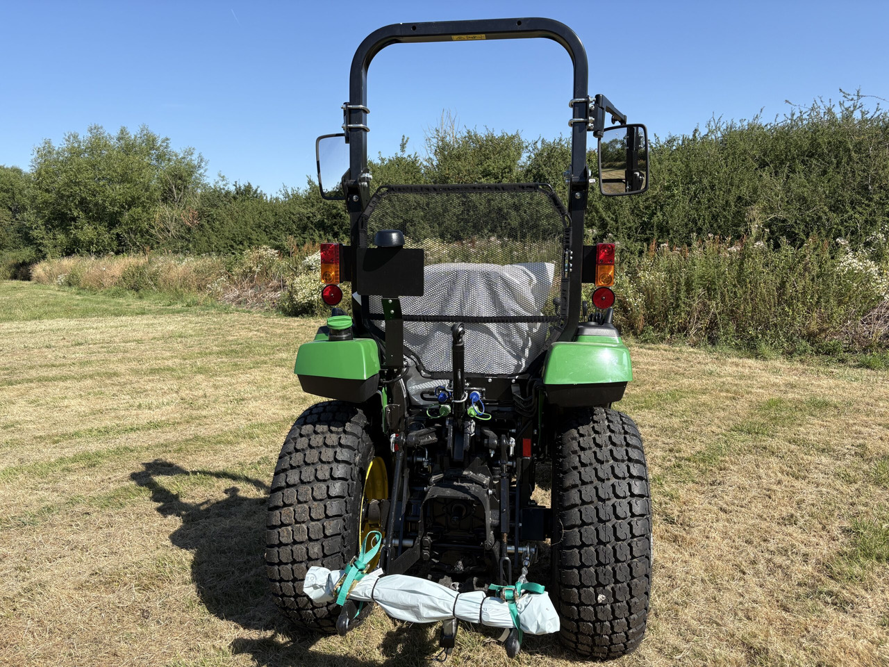 John Deere 2038R Compact Tractor - Minitraktor: bilde 4 John Deere 2038R Compact Tractor - Minitraktor: bilde 4