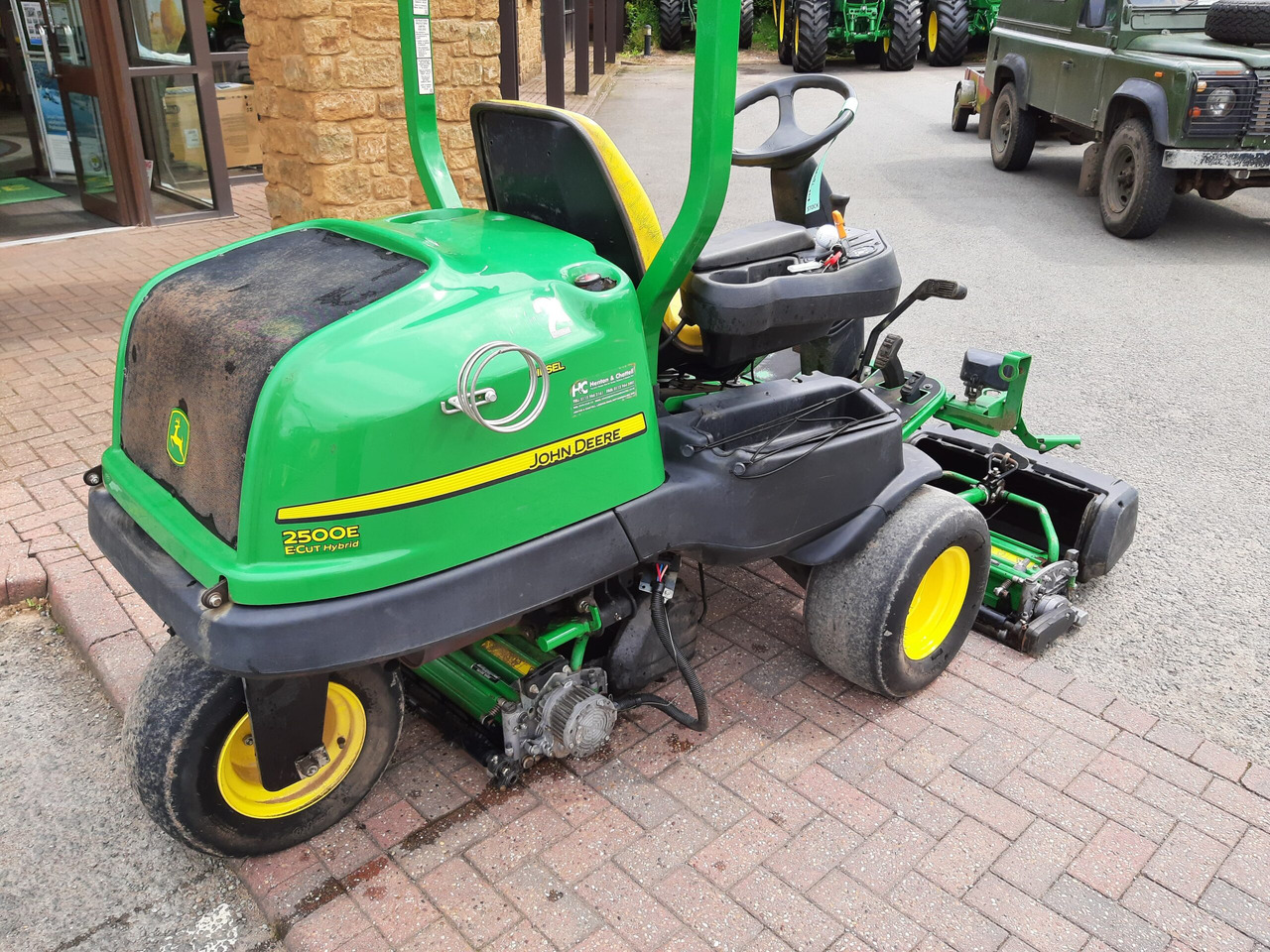 John Deere 2500E greens triple mower - Gressklipper: bilde 4 John Deere 2500E greens triple mower - Gressklipper: bilde 4