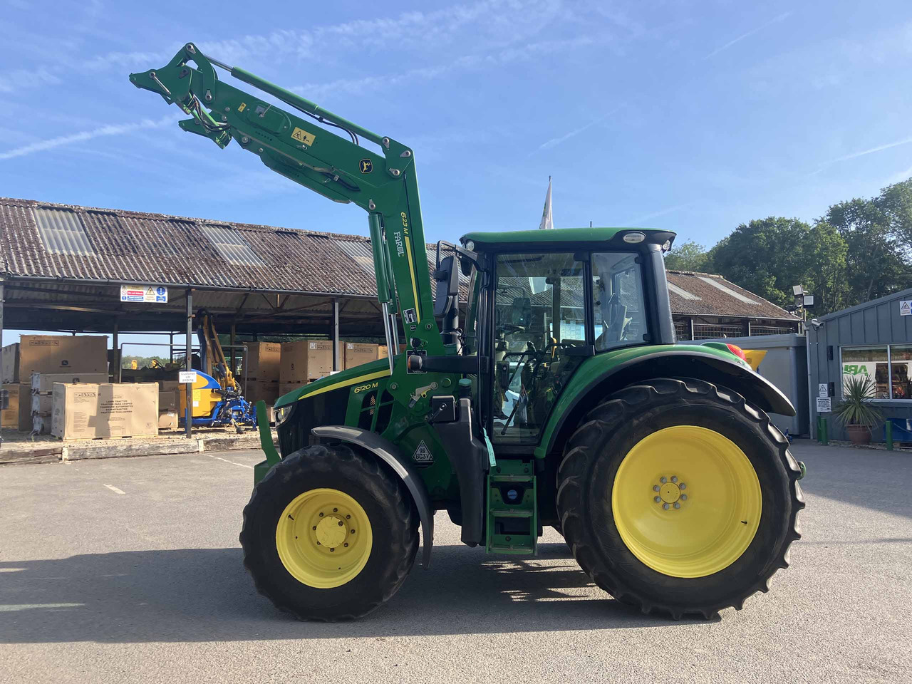 John Deere 6120M - Traktor: bilde 2 John Deere 6120M - Traktor: bilde 2