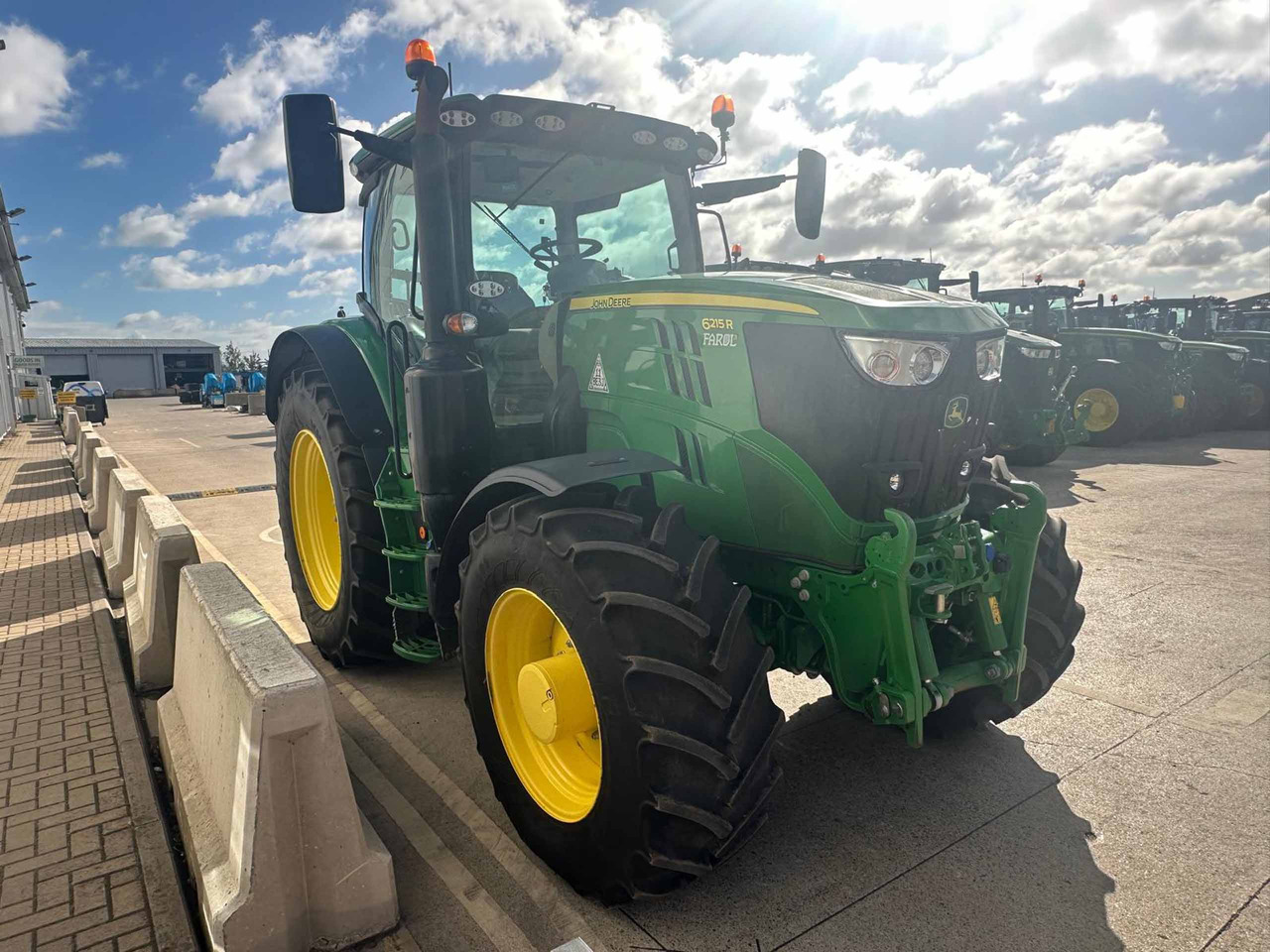 John Deere 6215R - Traktor: bilde 5 John Deere 6215R - Traktor: bilde 5