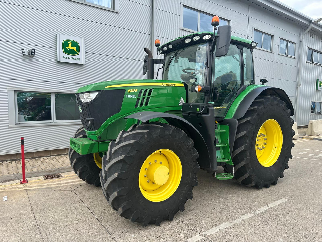 John Deere 6215R - Traktor: bilde 1 John Deere 6215R - Traktor: bilde 1