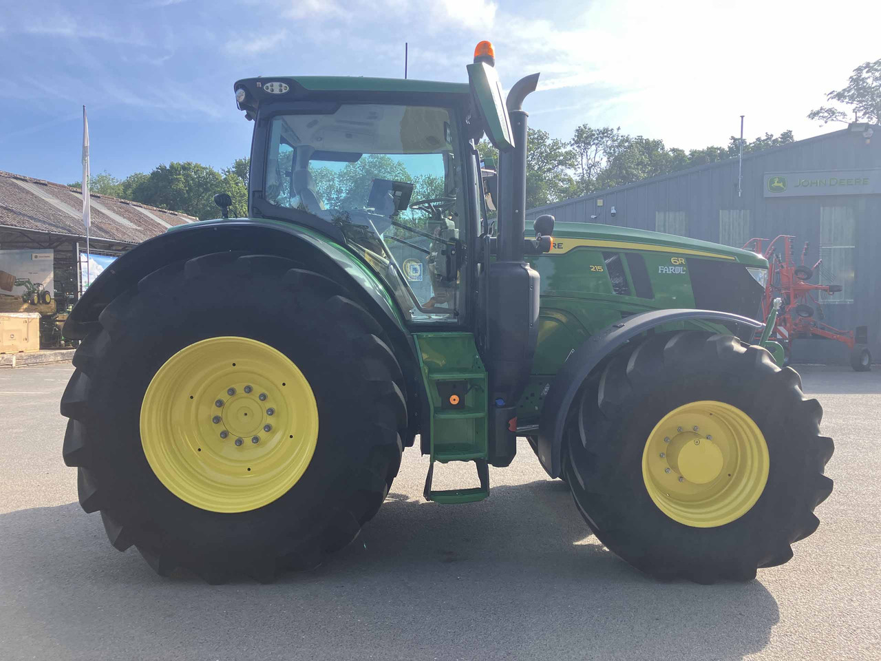John Deere 6R 215 - Traktor: bilde 5 John Deere 6R 215 - Traktor: bilde 5