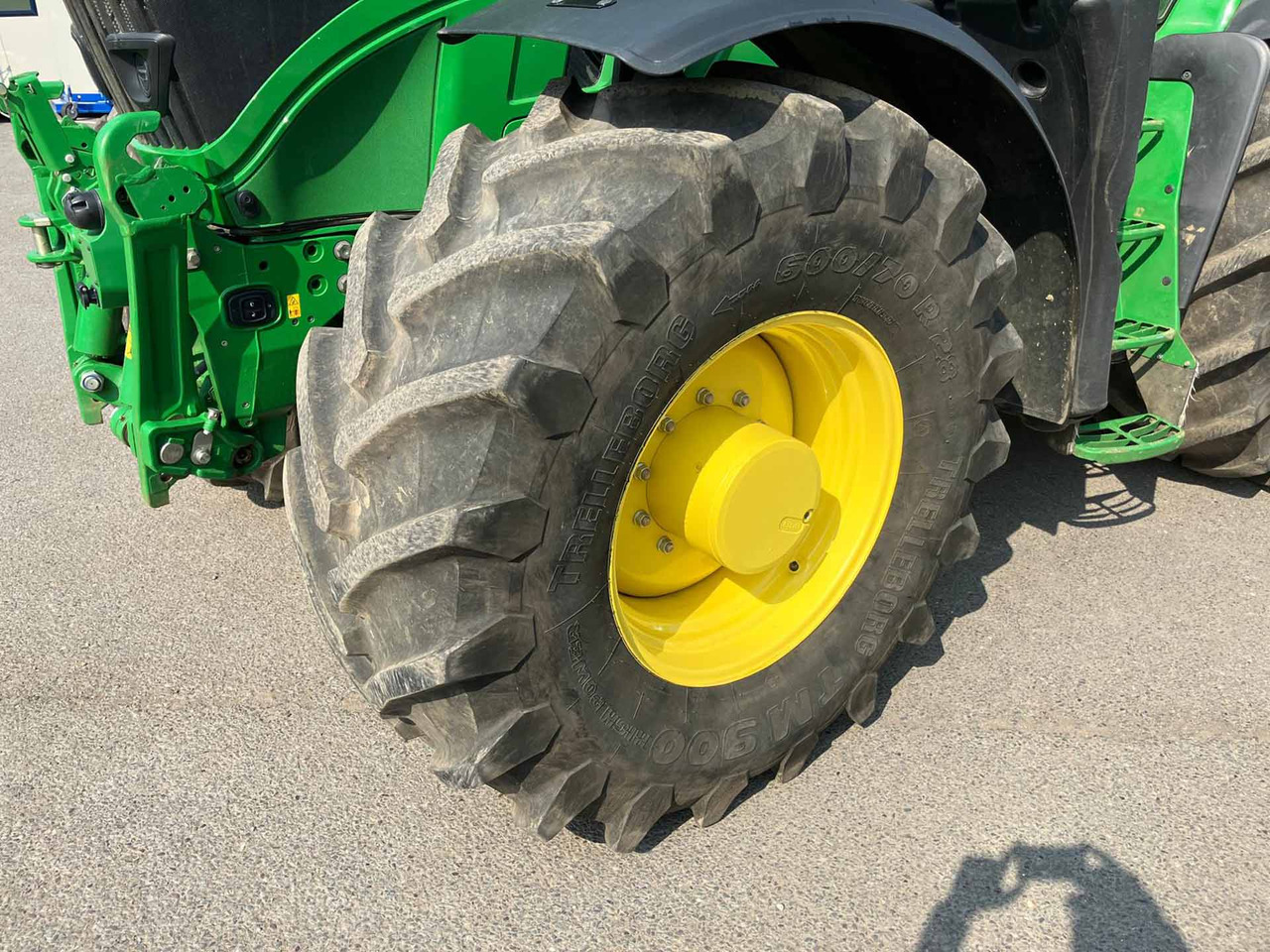 John Deere 6R 215 - Traktor: bilde 2 John Deere 6R 215 - Traktor: bilde 2