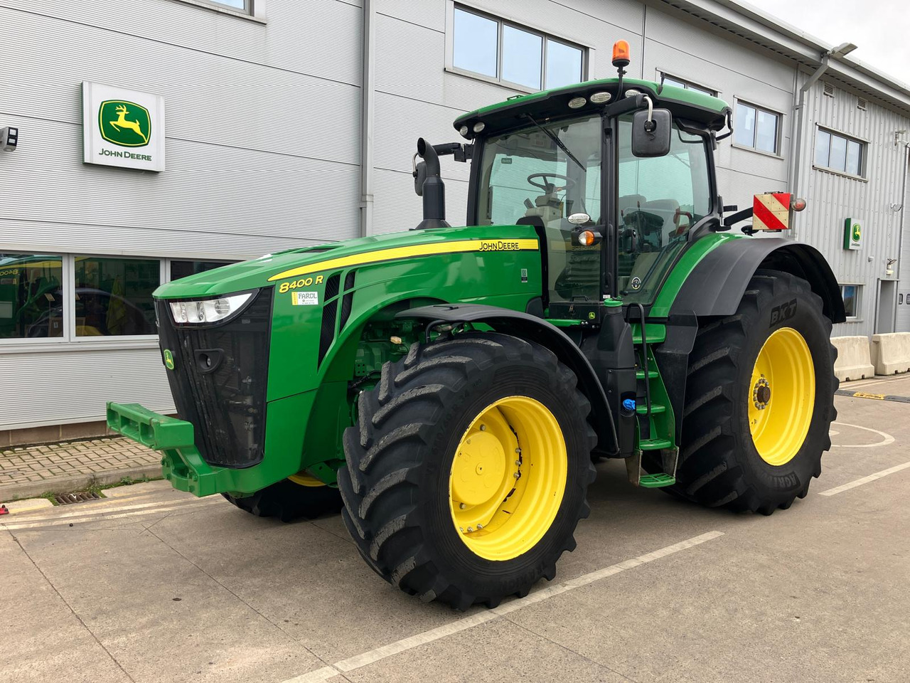 John Deere 8400R - Traktor: bilde 1 John Deere 8400R - Traktor: bilde 1