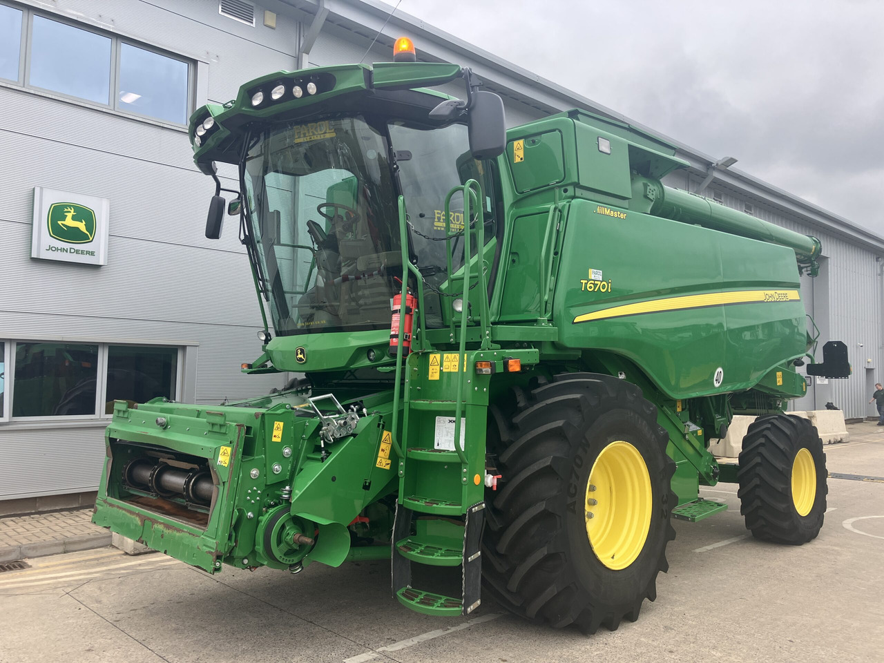 John Deere T670i HillMaster - Skurtresker: bilde 1 John Deere T670i HillMaster - Skurtresker: bilde 1