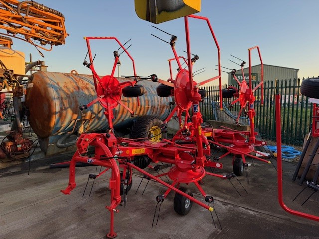 Kuhn GF502 Tedder - Høyvender: bilde 1 Kuhn GF502 Tedder - Høyvender: bilde 1