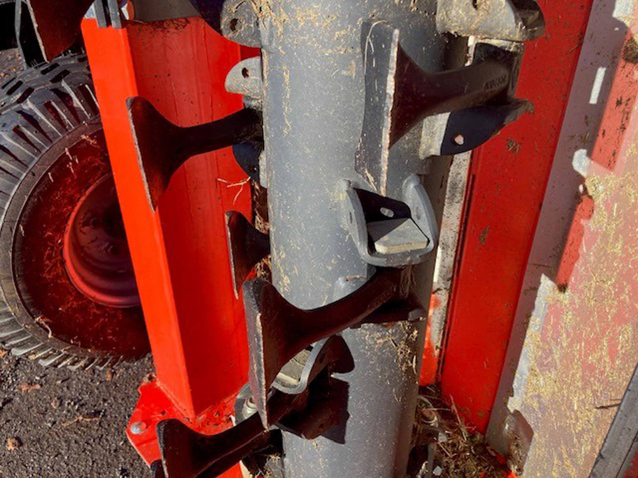 Kuhn RM610R Flail mower - Beitepusser/ Kantklipper: bilde 2 Kuhn RM610R Flail mower - Beitepusser/ Kantklipper: bilde 2