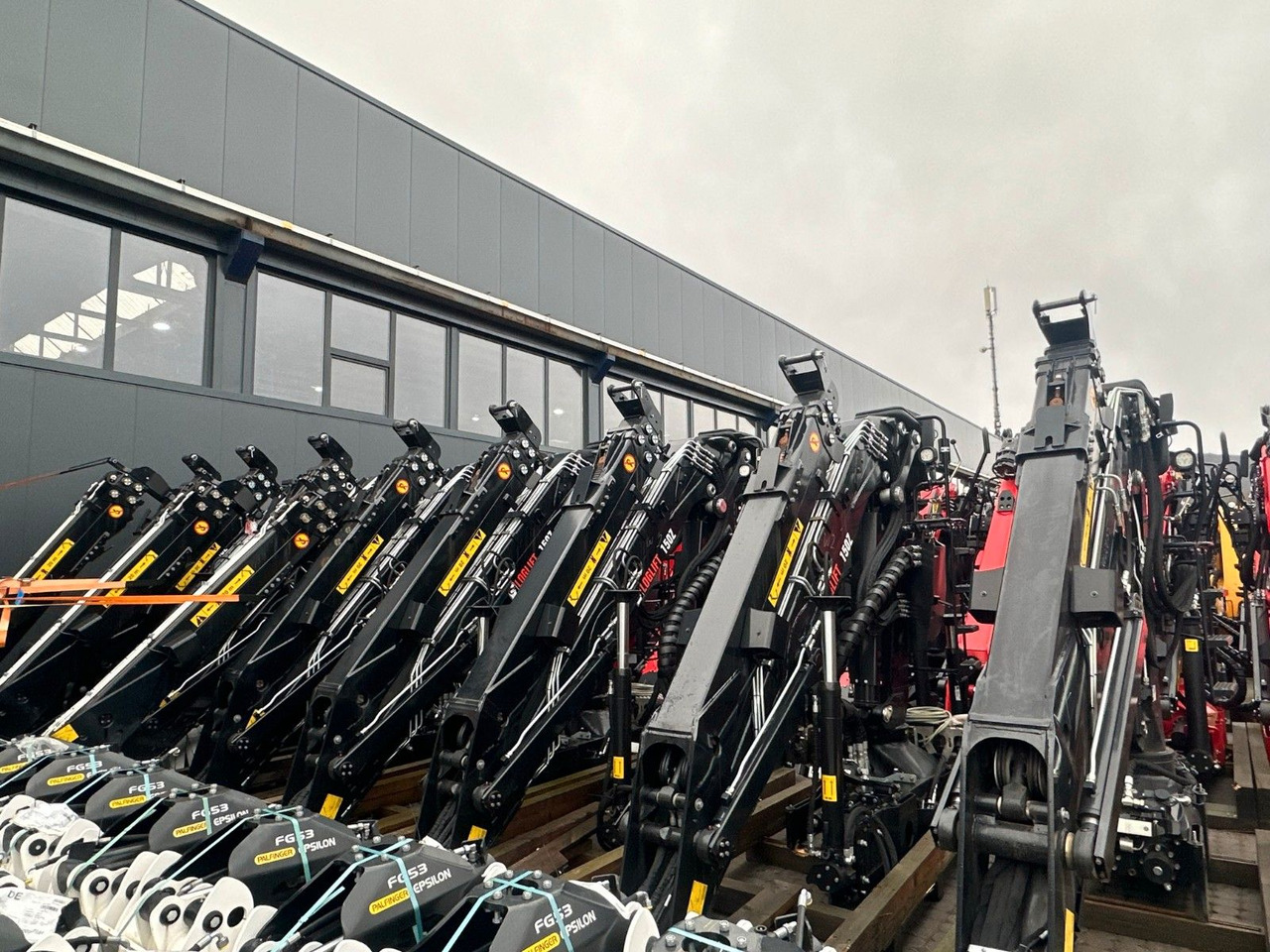 Hiab LogLift 150 Z - Tømmerbil, Kranbil: bilde 1 Hiab LogLift 150 Z - Tømmerbil, Kranbil: bilde 1