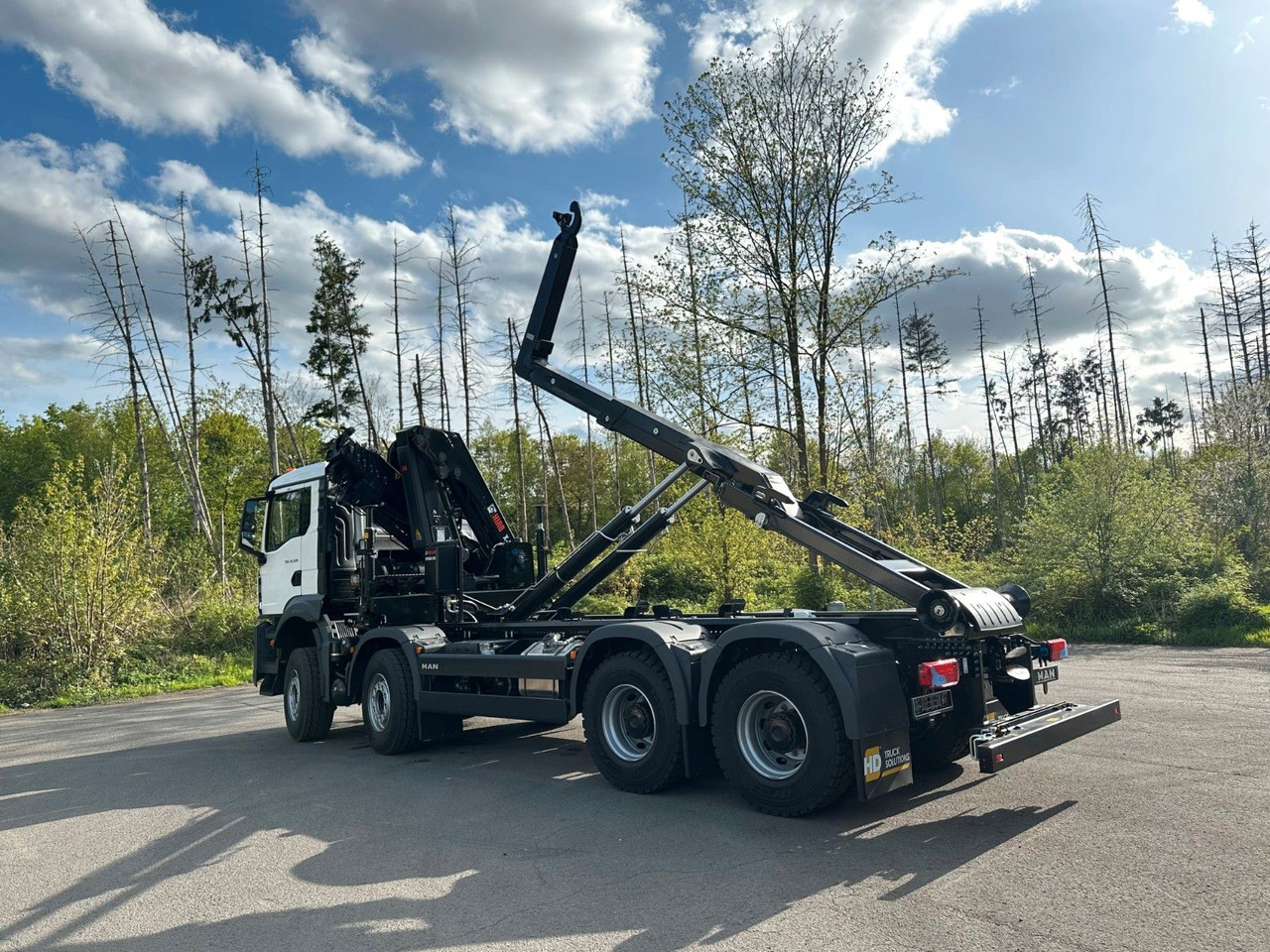 MAN TGS 35.520 8x4 Abrollkipper + Kran HIAB 228-6 - Krokbil, Kranbil: bilde 2 MAN TGS 35.520 8x4 Abrollkipper + Kran HIAB 228-6 - Krokbil, Kranbil: bilde 2