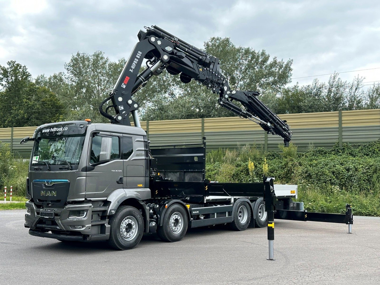 MAN TGS 35.520 8x4 BL HIAB X-HiPro858E-8 & Jib150x-6 - Planbil, Kranbil: bilde 1 MAN TGS 35.520 8x4 BL HIAB X-HiPro858E-8 & Jib150x-6 - Planbil, Kranbil: bilde 1