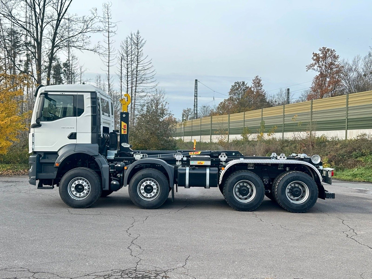 MAN TGS 35.520 8x4 Euro6e Hyva 26-55 Abrollkipper - Krokbil: bilde 3 MAN TGS 35.520 8x4 Euro6e Hyva 26-55 Abrollkipper - Krokbil: bilde 3