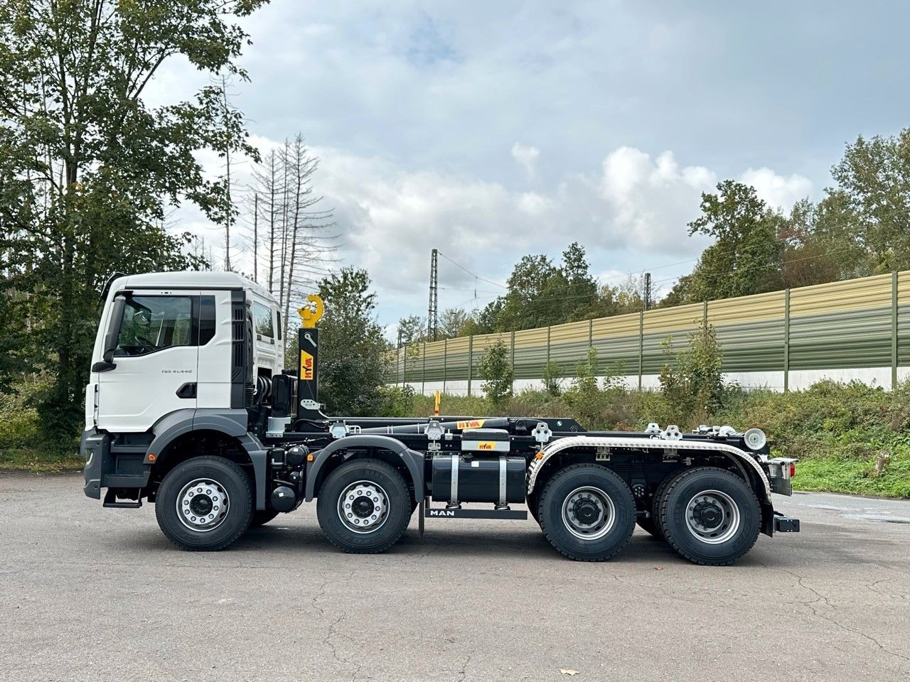 MAN TGS 41.440 8x4 Euro6e Hyva 26-55 Abrollkipper - Krokbil: bilde 2 MAN TGS 41.440 8x4 Euro6e Hyva 26-55 Abrollkipper - Krokbil: bilde 2