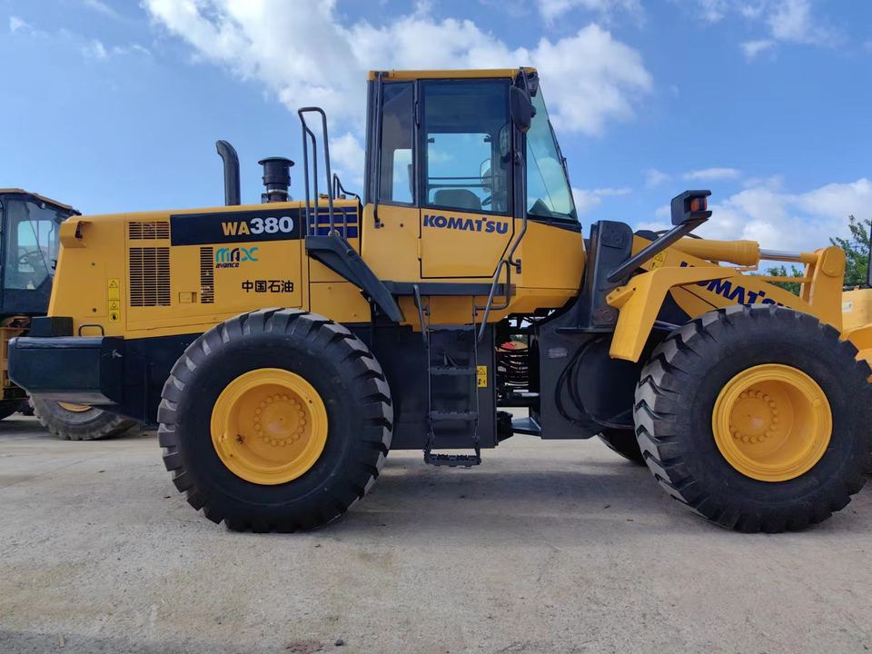 Hot Sale Used Komatsu WA380-6 Wheel Loader Backhoe Loader with Excellent Front Loading Feature - Hjullaster: bilde 2 Hot Sale Used Komatsu WA380-6 Wheel Loader Backhoe Loader with Excellent Front Loading Feature - Hjullaster: bilde 2
