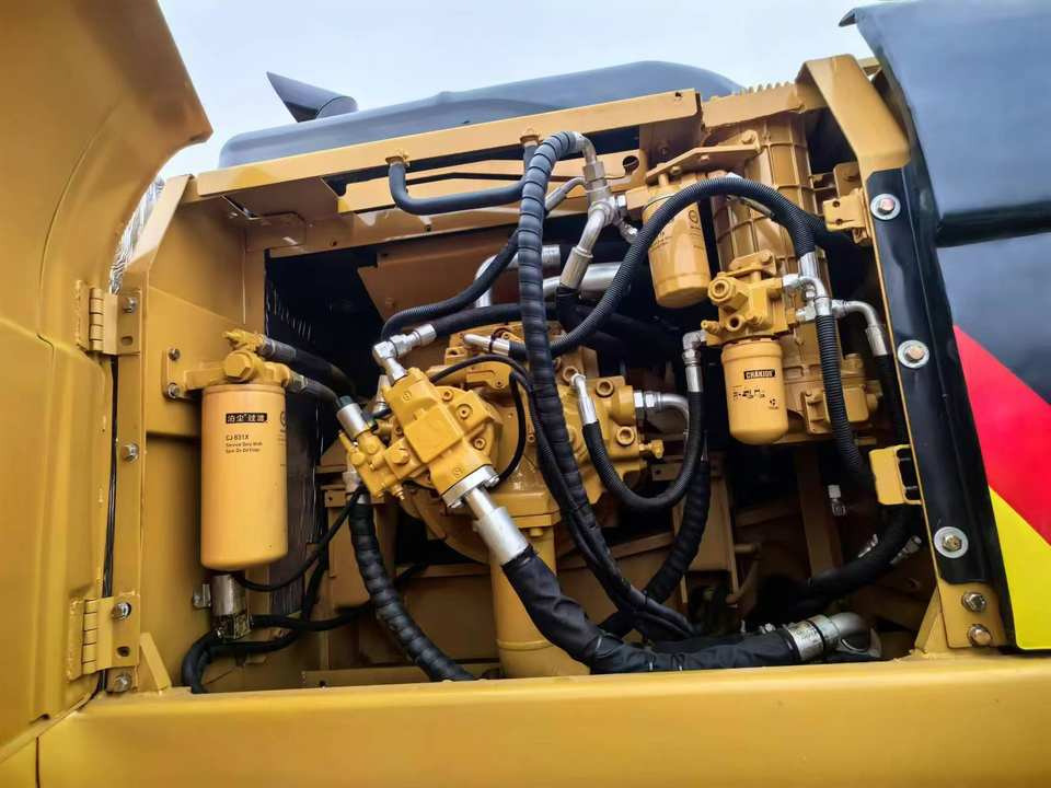 Low Price Used Caterpillar CAT 330D2L Excavators 33 TON 1.5M³ Bucket Capacity CN 2022 Machinery Test Report Track Shoes Included - Beltegraver: bilde 4 Low Price Used Caterpillar CAT 330D2L Excavators 33 TON 1.5M³ Bucket Capacity CN 2022 Machinery Test Report Track Shoes Included - Beltegraver: bilde 4
