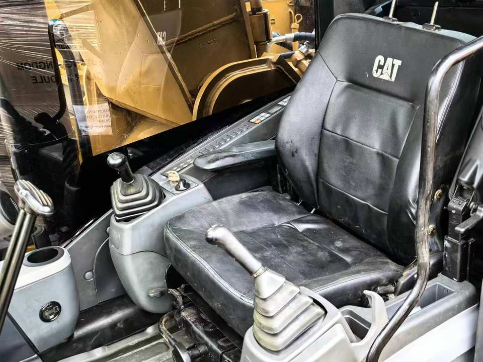 Low Price Used Caterpillar CAT 330D2L Excavators 33 TON 1.5M³ Bucket Capacity CN 2022 Machinery Test Report Track Shoes Included - Beltegraver: bilde 3 Low Price Used Caterpillar CAT 330D2L Excavators 33 TON 1.5M³ Bucket Capacity CN 2022 Machinery Test Report Track Shoes Included - Beltegraver: bilde 3