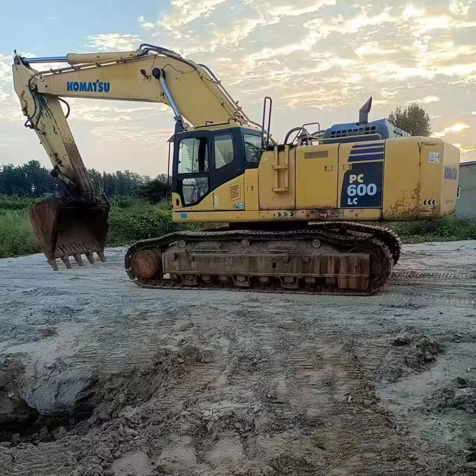 Original Good Condition USED Excavator PC600LC-8 60 Ton Excavator Crawler Excavator for Komatsu on Sale - Beltegraver: bilde 1 Original Good Condition USED Excavator PC600LC-8 60 Ton Excavator Crawler Excavator for Komatsu on Sale - Beltegraver: bilde 1