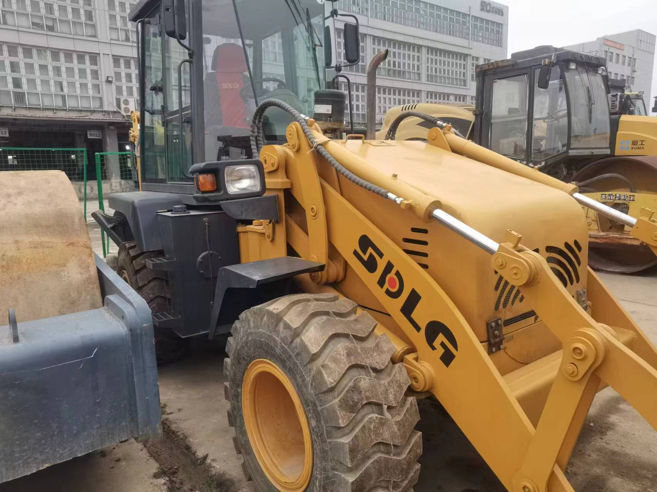 SDLG LGB680 - Traktorgraver: bilde 1 SDLG LGB680 - Traktorgraver: bilde 1