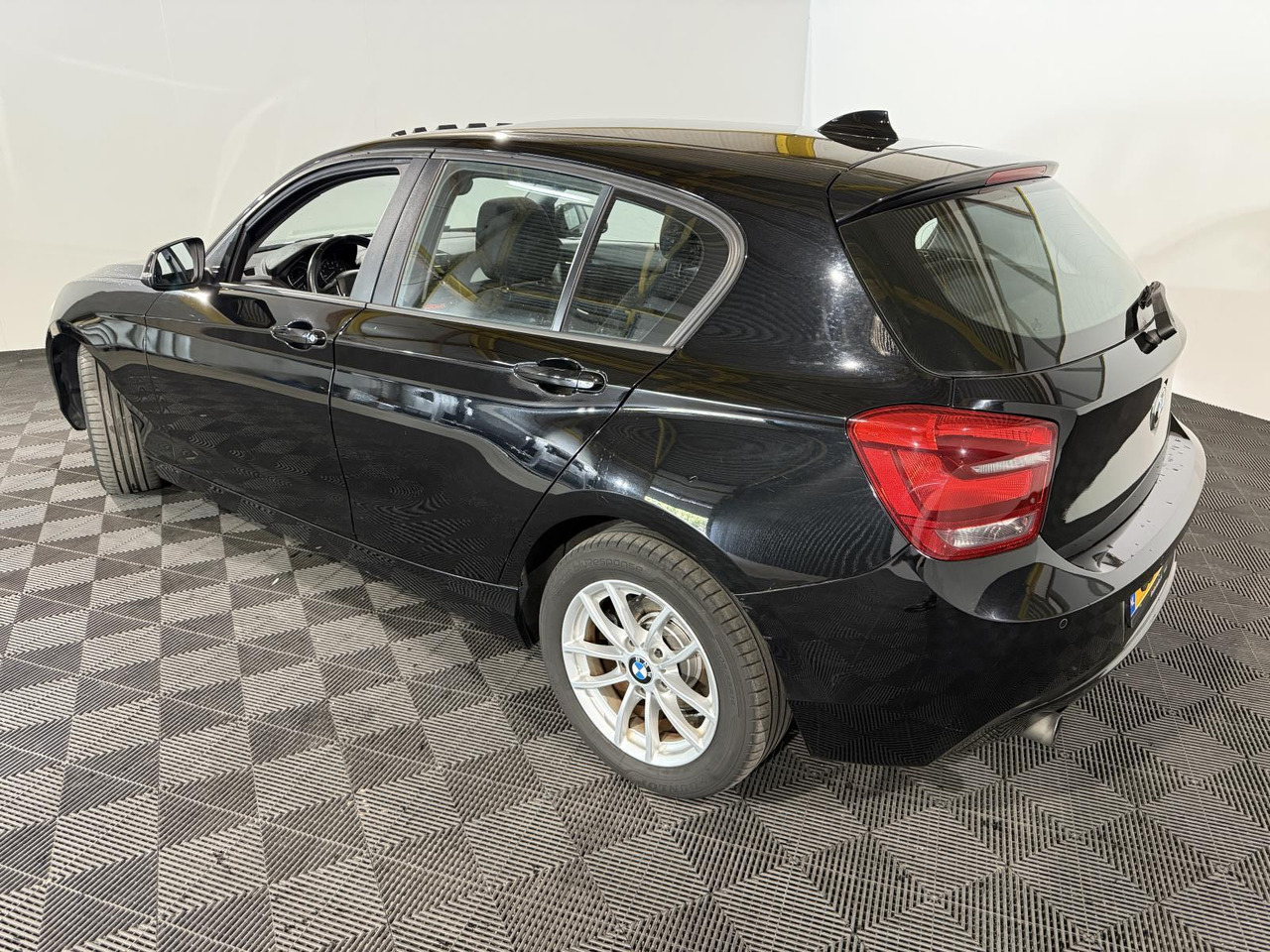 BMW | 1-serie | 116i Business | 2013 | 161.924 km | GB109S | Geen oordeel - Hatchback: bilde 3 BMW | 1-serie | 116i Business | 2013 | 161.924 km | GB109S | Geen oordeel - Hatchback: bilde 3