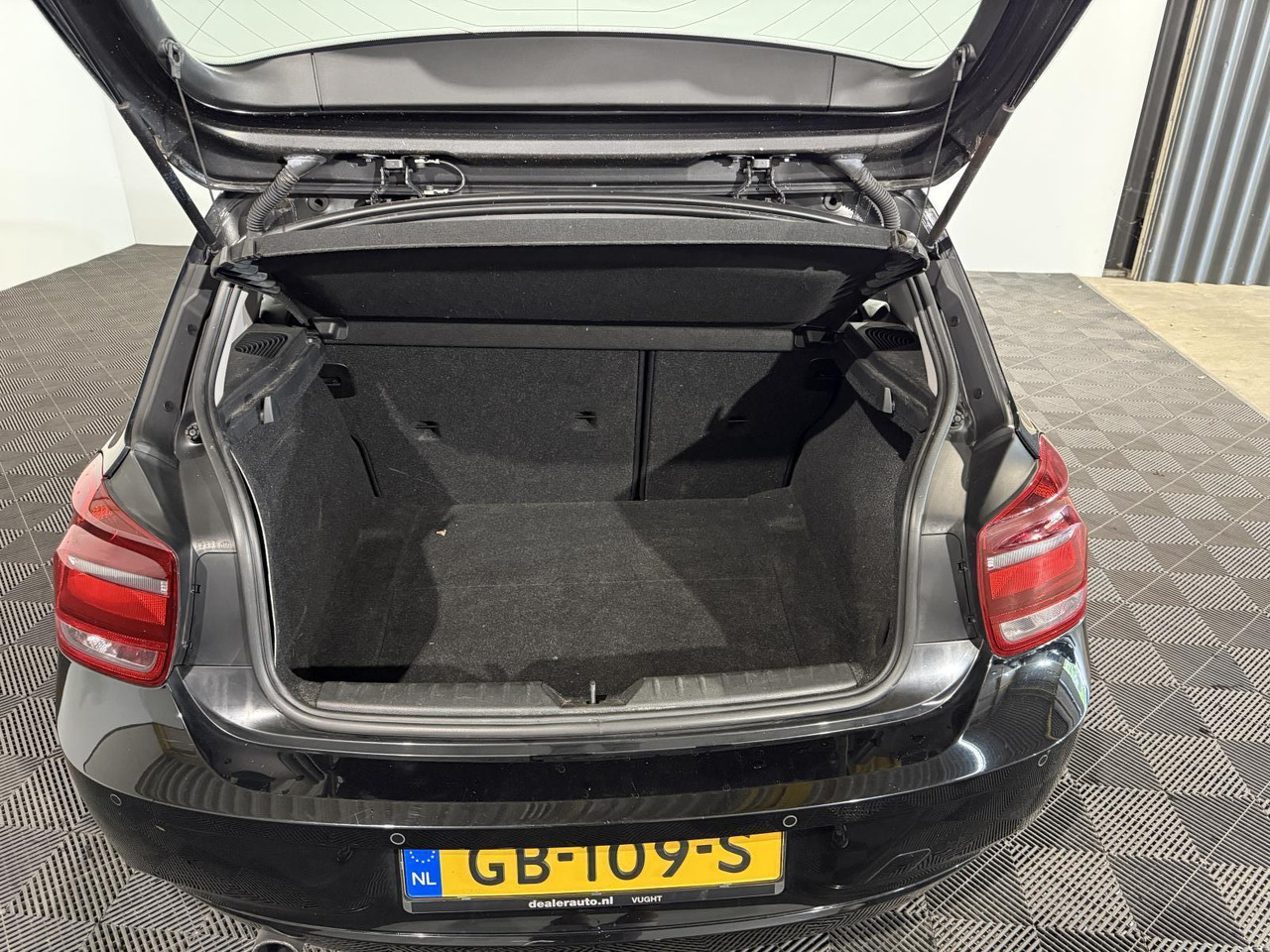 BMW | 1-serie | 116i Business | 2013 | 161.924 km | GB109S | Geen oordeel - Hatchback: bilde 4 BMW | 1-serie | 116i Business | 2013 | 161.924 km | GB109S | Geen oordeel - Hatchback: bilde 4