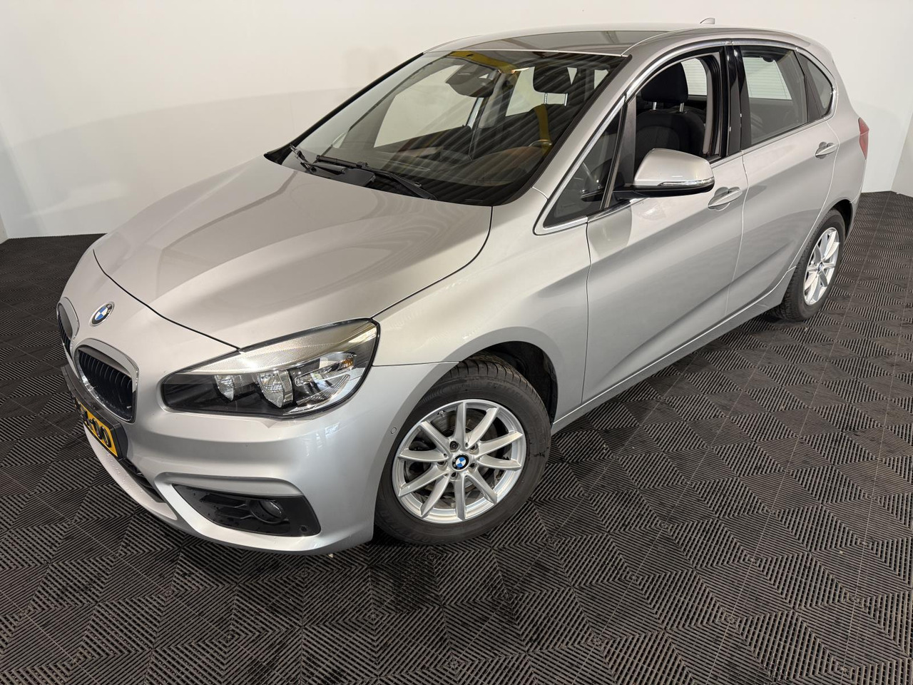BMW 2-serie Active Tourer 218i Executive 2-ZGX-00 198.295 km - Personenbil: bilde 1 BMW 2-serie Active Tourer 218i Executive 2-ZGX-00 198.295 km - Personenbil: bilde 1