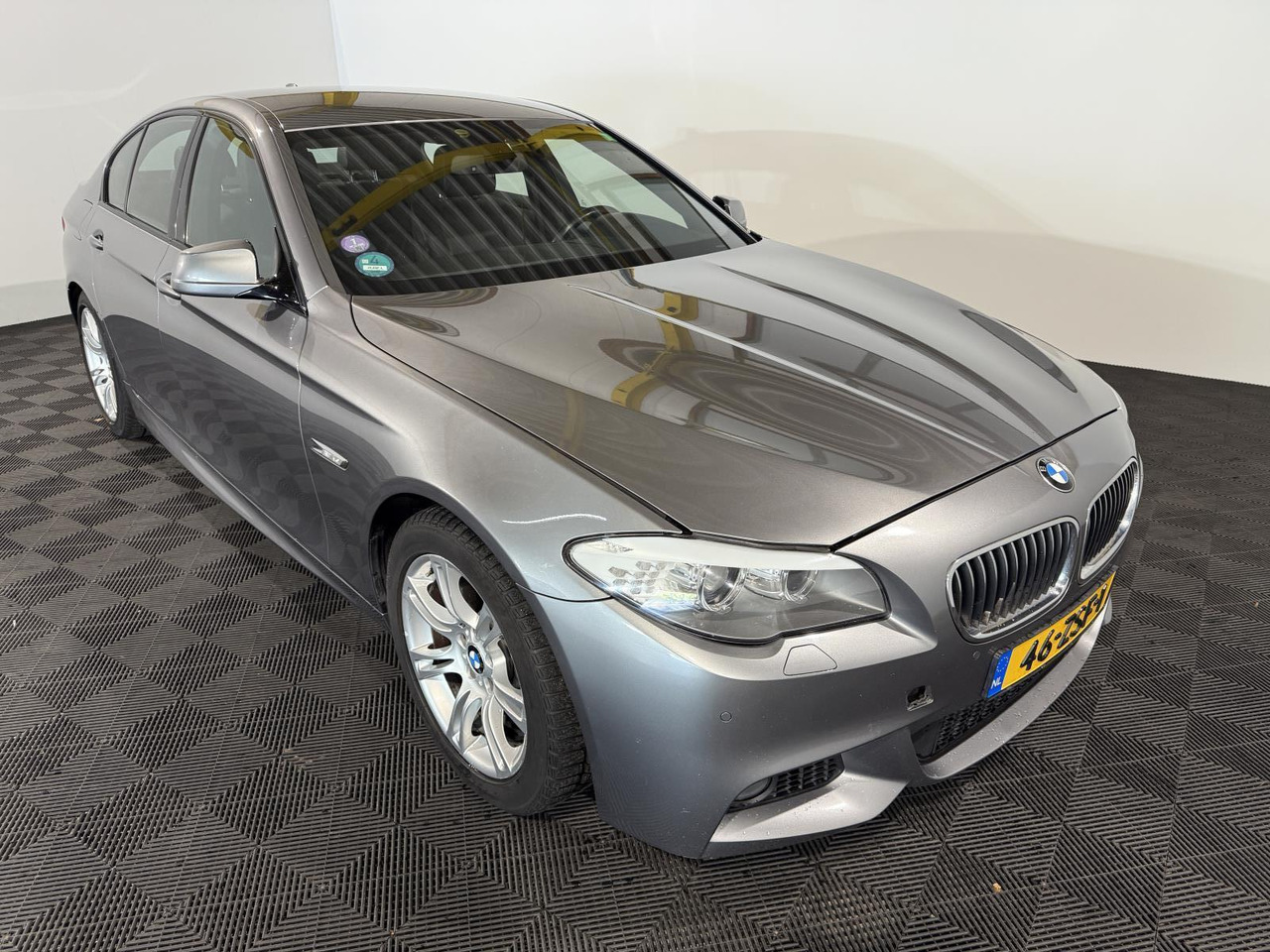 BMW | 5-serie | 520i High Executive | 2013 | 218.545 km | 46ZSF1 | Logisch - Sedan: bilde 3 BMW | 5-serie | 520i High Executive | 2013 | 218.545 km | 46ZSF1 | Logisch - Sedan: bilde 3