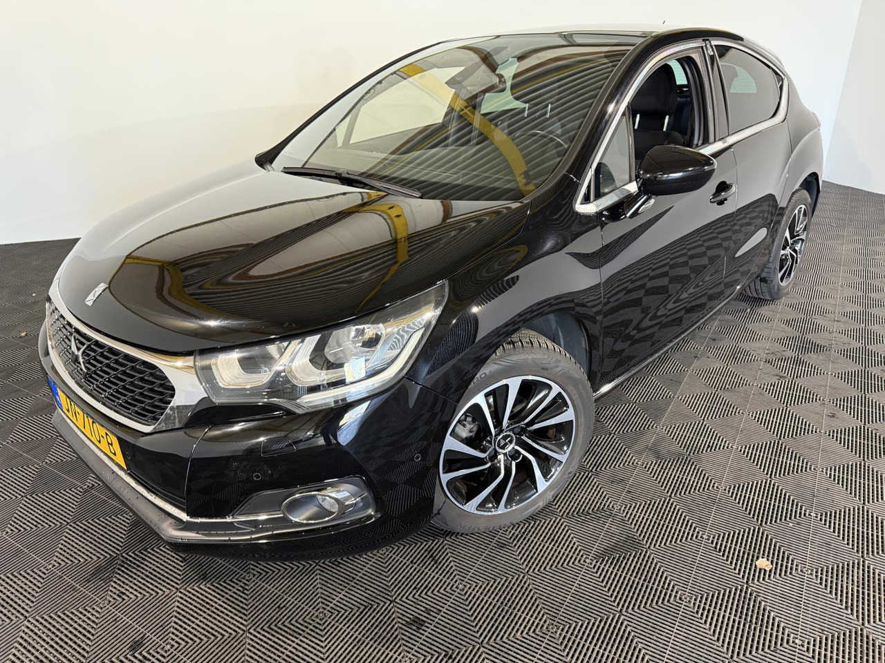DS 4 1.2 PureTech Business | 2016 | 154.325 km | JN-710-B - Hatchback: bilde 1 DS 4 1.2 PureTech Business | 2016 | 154.325 km | JN-710-B - Hatchback: bilde 1
