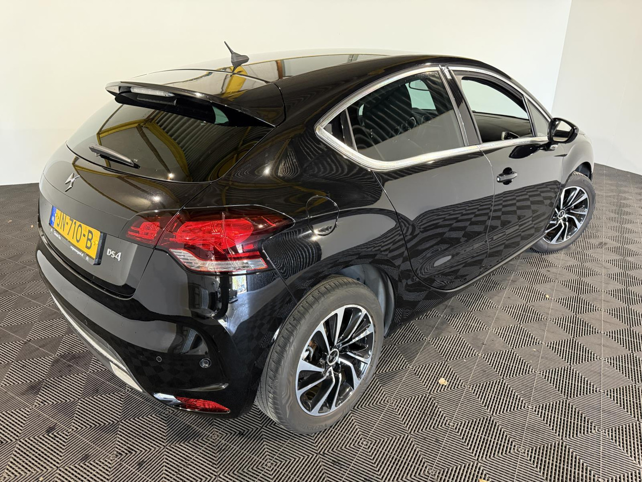 DS 4 1.2 PureTech Business | 2016 | 154.325 km | JN-710-B - Hatchback: bilde 3 DS 4 1.2 PureTech Business | 2016 | 154.325 km | JN-710-B - Hatchback: bilde 3