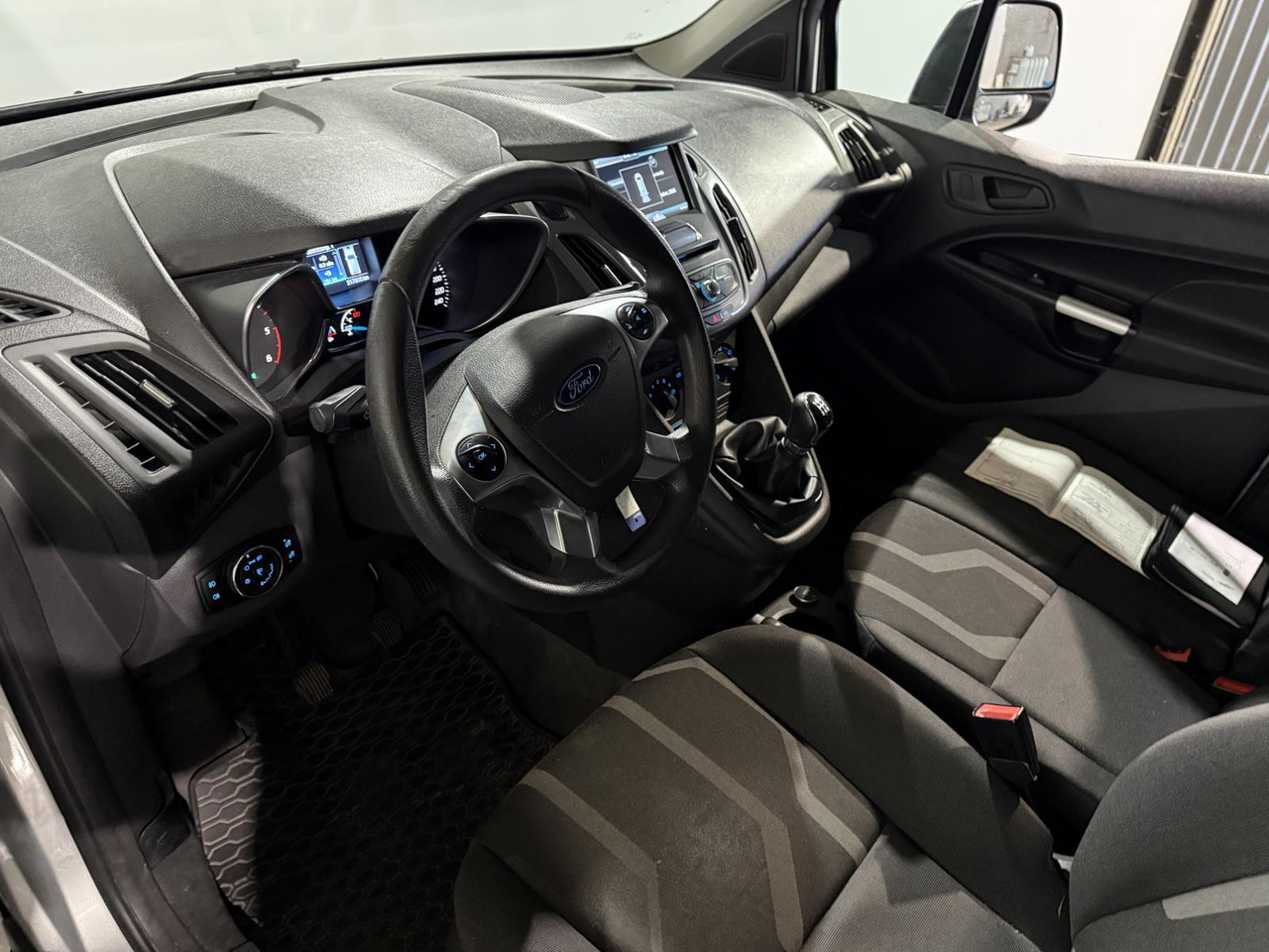 Ford | Transit Connect | 1.5 TDCI L2 Trend | 2016 | 217.910 km | VV257N | Logisch - Små varebil: bilde 5 Ford | Transit Connect | 1.5 TDCI L2 Trend | 2016 | 217.910 km | VV257N | Logisch - Små varebil: bilde 5