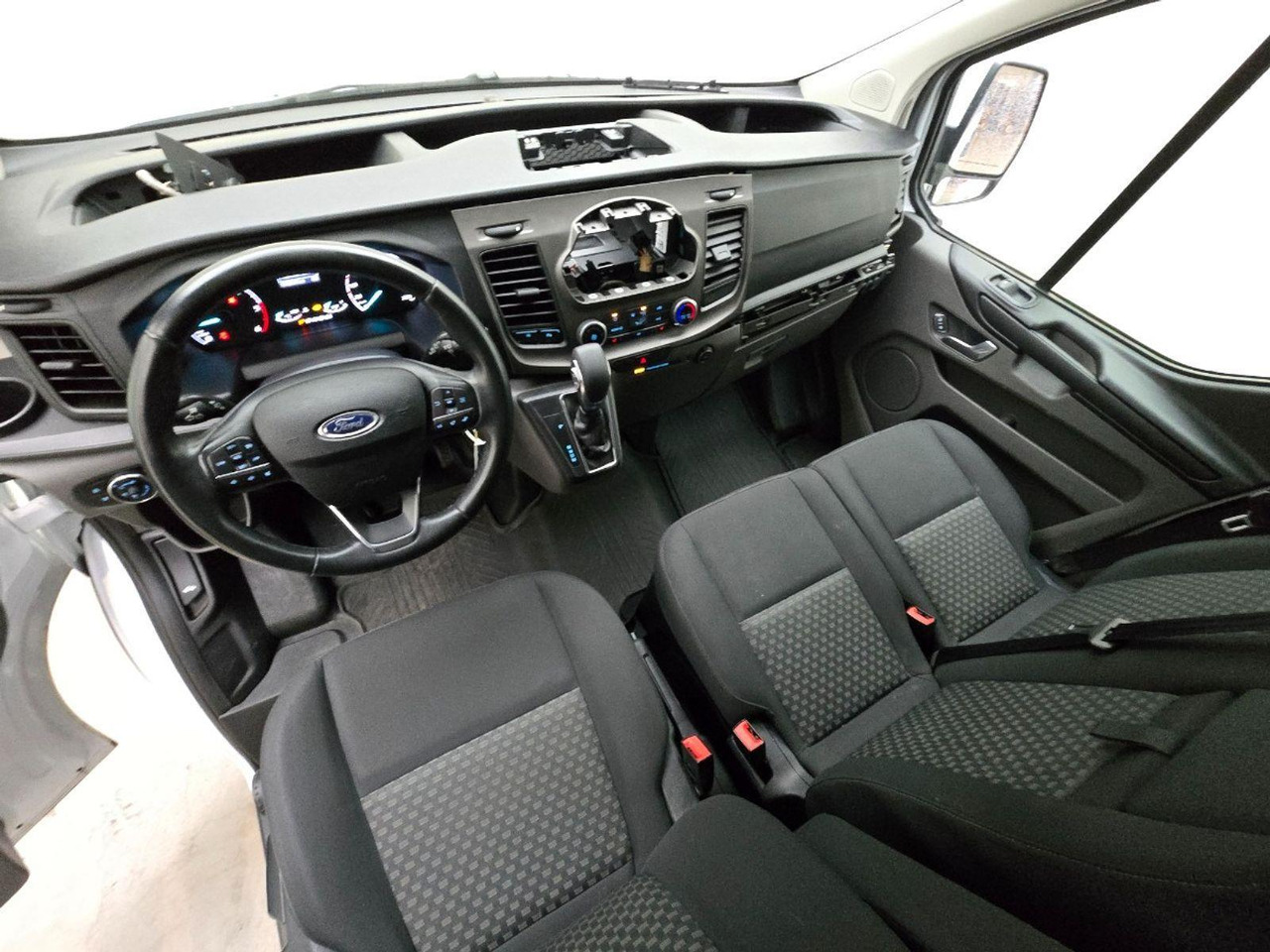 Ford Transit Custom 300 2.0 TDCI L1H1 Trend | 2018 | 154.249 km | Automaat | VDF69T | NAP: Geen oordeel - Kassebil: bilde 5 Ford Transit Custom 300 2.0 TDCI L1H1 Trend | 2018 | 154.249 km | Automaat | VDF69T | NAP: Geen oordeel - Kassebil: bilde 5