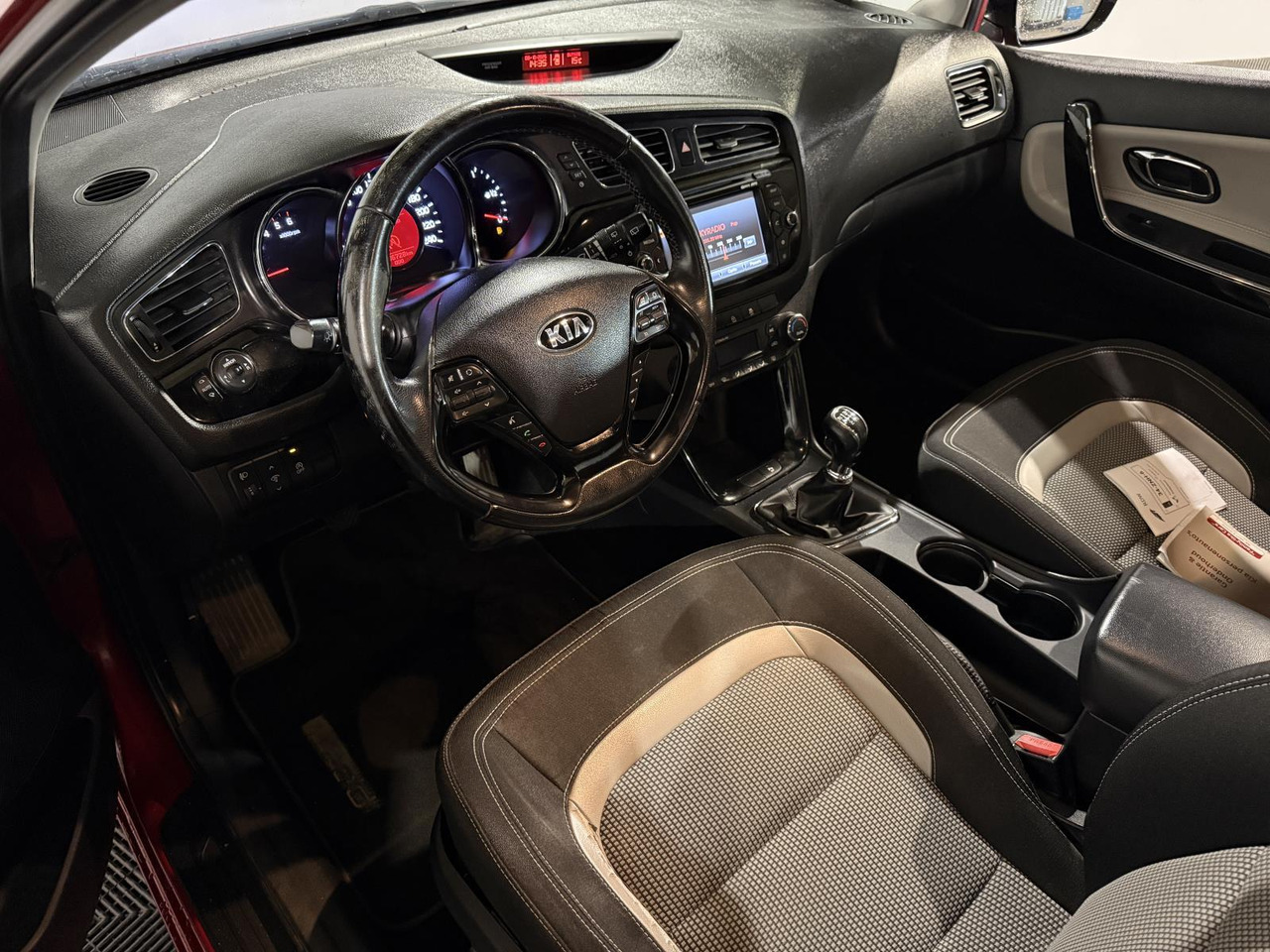 Kia | cee'd Sportswagon | 1.6 CRDi Plus Pack | 2013 | 296.728 km | 34ZNH6 | Logisch - Personenbil: bilde 3 Kia | cee'd Sportswagon | 1.6 CRDi Plus Pack | 2013 | 296.728 km | 34ZNH6 | Logisch - Personenbil: bilde 3