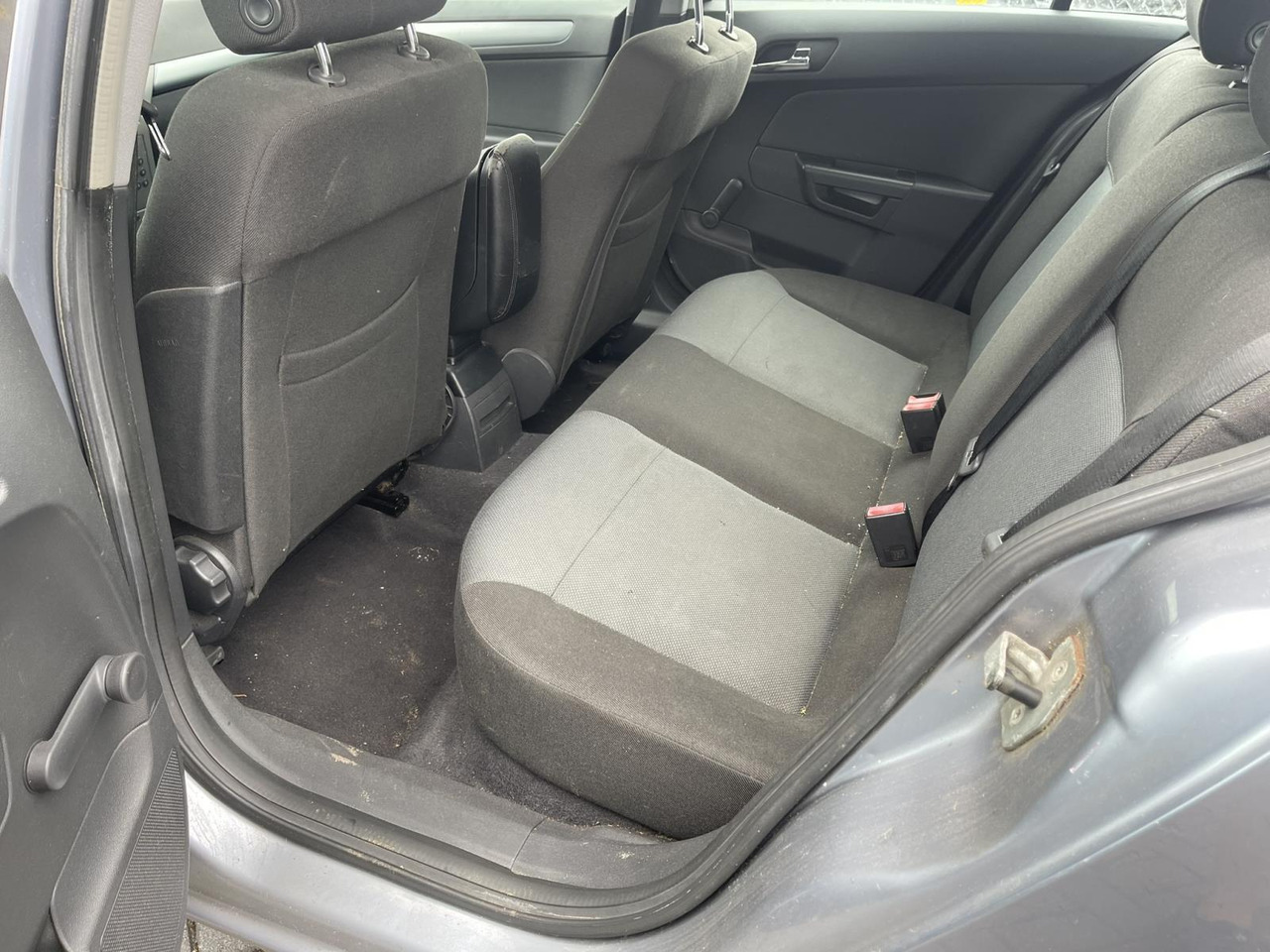 Opel Astra 1.6 Enjoy 62-PZ-LL 201.516 km - Sedan: bilde 5 Opel Astra 1.6 Enjoy 62-PZ-LL 201.516 km - Sedan: bilde 5