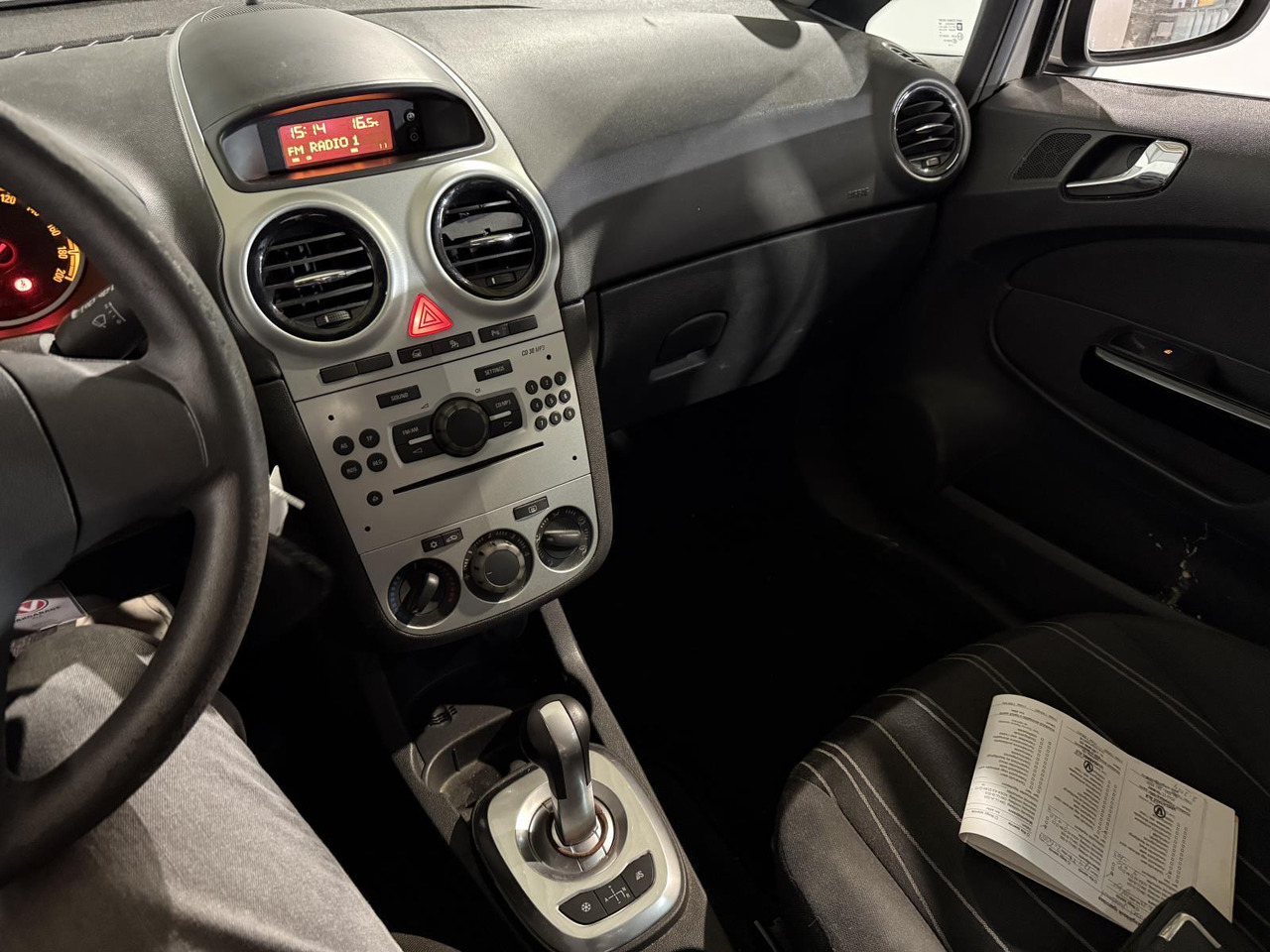 Opel | Corsa | 1.2-16V Cosmo Automaat | 2009 | 245.713 km | 45TJL8 | Geen oordeel - Hatchback: bilde 5 Opel | Corsa | 1.2-16V Cosmo Automaat | 2009 | 245.713 km | 45TJL8 | Geen oordeel - Hatchback: bilde 5